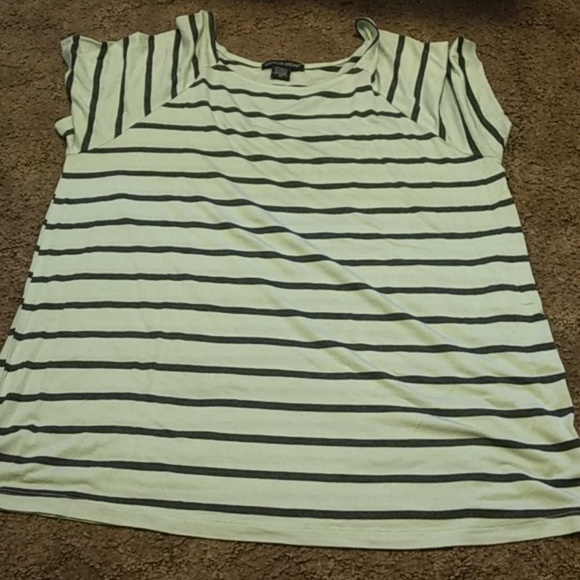 Top - Picture 1 of 2